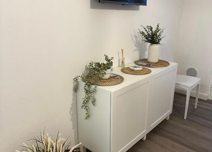 Semesterbostad La Dependance *